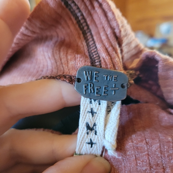 We the Free mock neck long sleeve overaized top size medium Free People - Picture 4 of 6